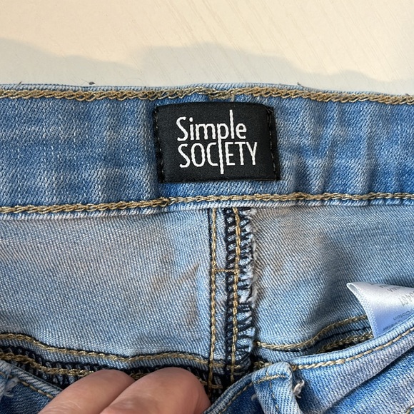 Excellent condition. Simple society size 7/28 skinny jeans. - Picture 3 of 6